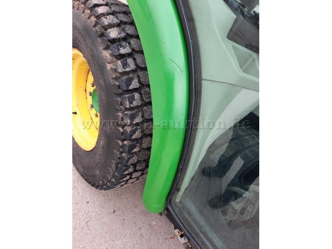 Beschädigung Kotflügel rechts