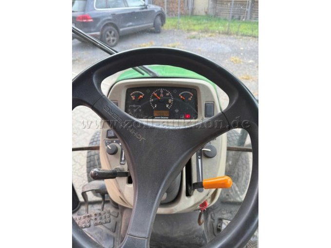 John Deere (3520) von innen
