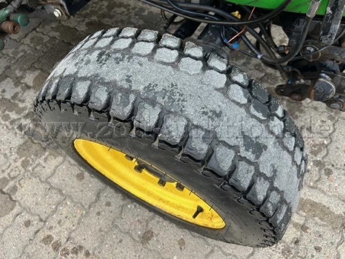 Ansicht Schäden Reifen rechts