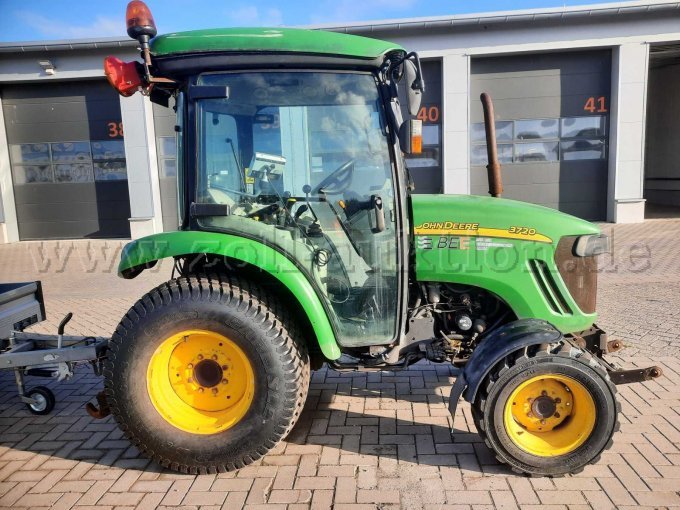 1 John Deere 3720 Kompakttraktor - Getriebeschaden – foto 3 – kavel bij Zoll-Auktion, Emden
