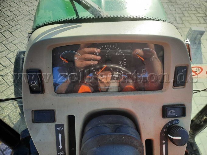 1 John Deere 3720 Kompakttraktor - Getriebeschaden – foto 5 – kavel bij Zoll-Auktion, Emden