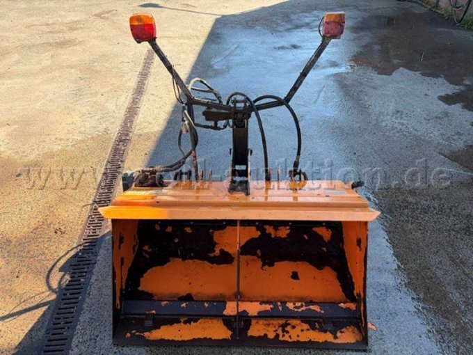 1 John Deere 3720 Kompakttraktor inkl. Anbaugeräten – foto 20 – kavel bij Zoll-Auktion, Stadthagen