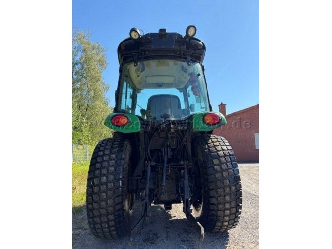 1 John Deere 3720 Kompakttraktor inkl. Anbaugeräten – foto 3 – kavel bij Zoll-Auktion, Stadthagen