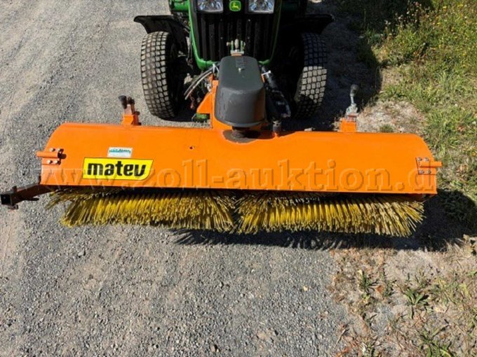 1 John Deere 3720 Kompakttraktor inkl. Anbaugeräten – foto 16 – kavel bij Zoll-Auktion, Stadthagen