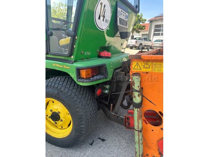 Traktor Hinten