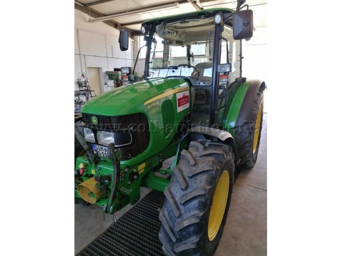 Traktor Vorne
