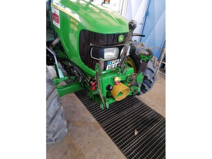 Traktor Vorne