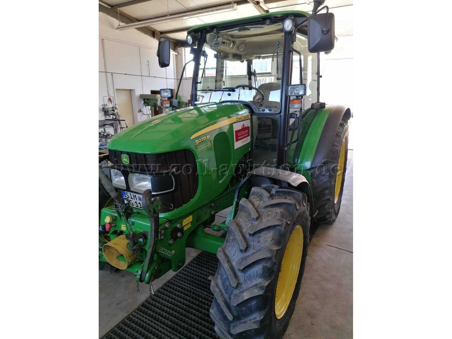 Traktor Vorne