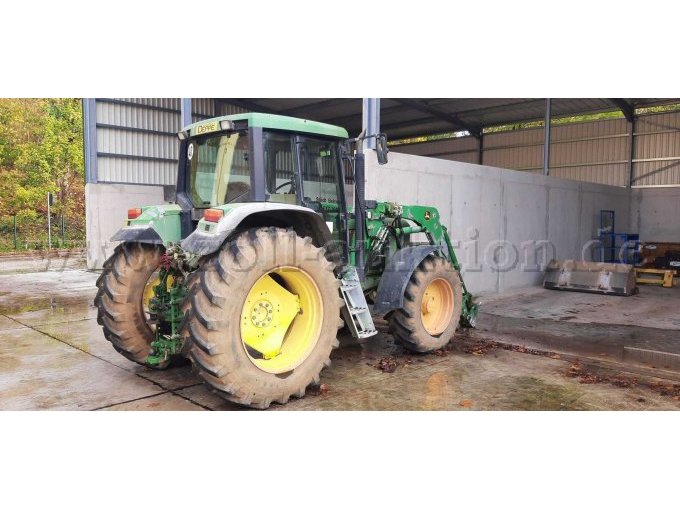 Traktor (Ansicht: rechts, hinten)