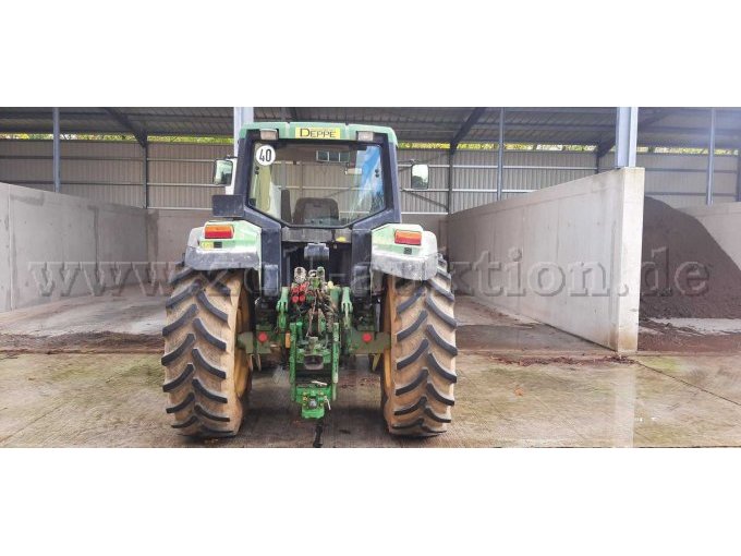 Traktor (Ansicht: hinten)