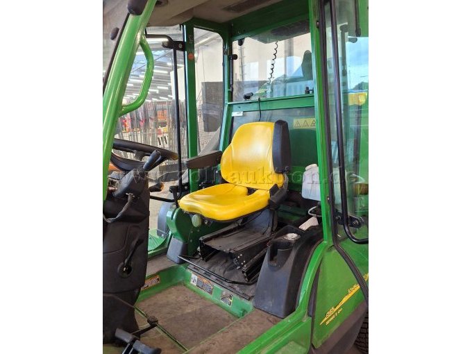 1 John Deere Großflächenmäher (Allrad, Mähwerk, Komfortkabine und Sammelbehälter) – foto 7 – kavel bij Zoll-Auktion, Emden