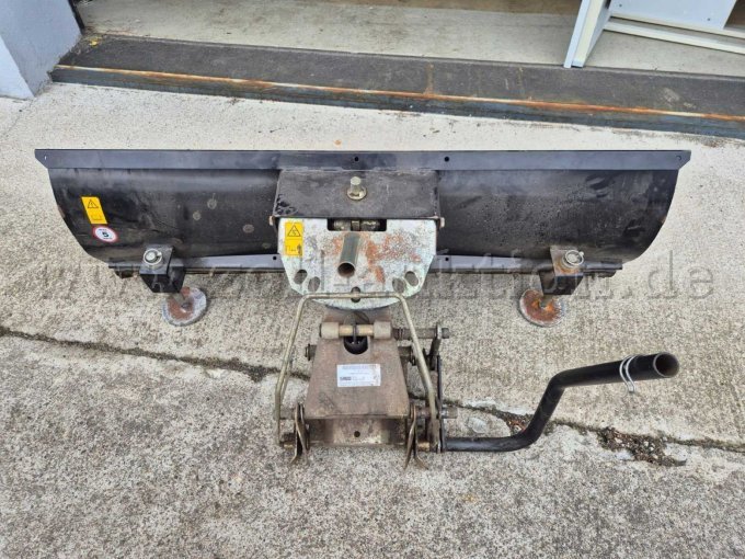 1 John Deere X155R Rasentraktor mit Mähwerk inklusive Zubehör – foto 10 – kavel bij Zoll-Auktion, Herzberg
