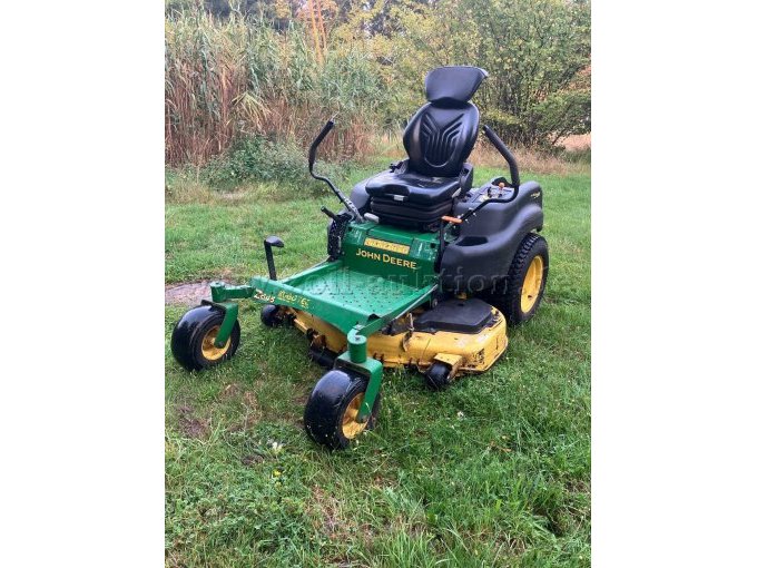 John Deere Z645 Ansicht vorne Seite links