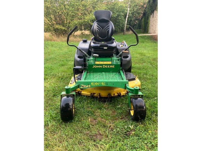 John Deere Z645 Ansicht vorne