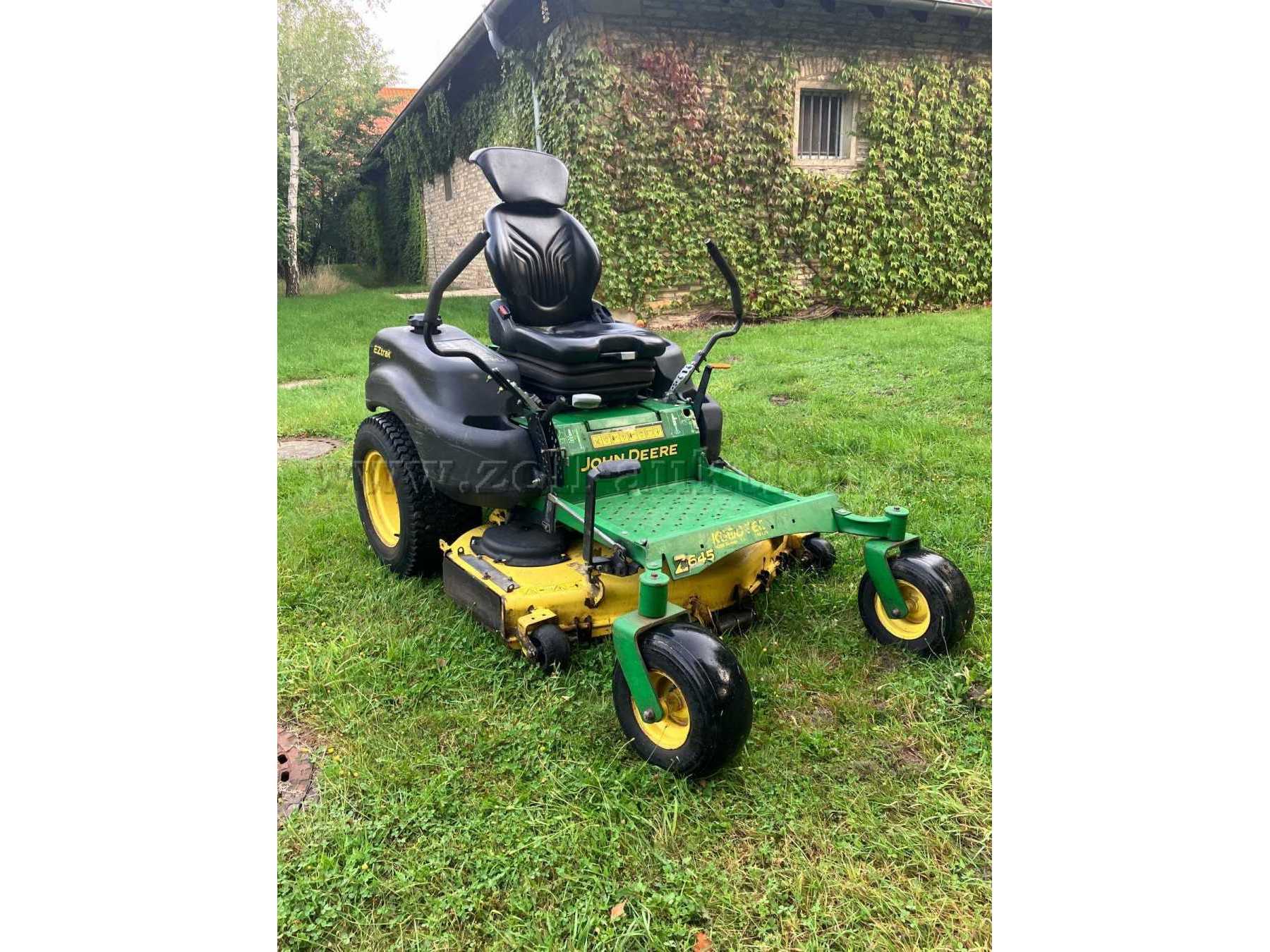 John Deere Z645 Ansicht vorne Seite rechts