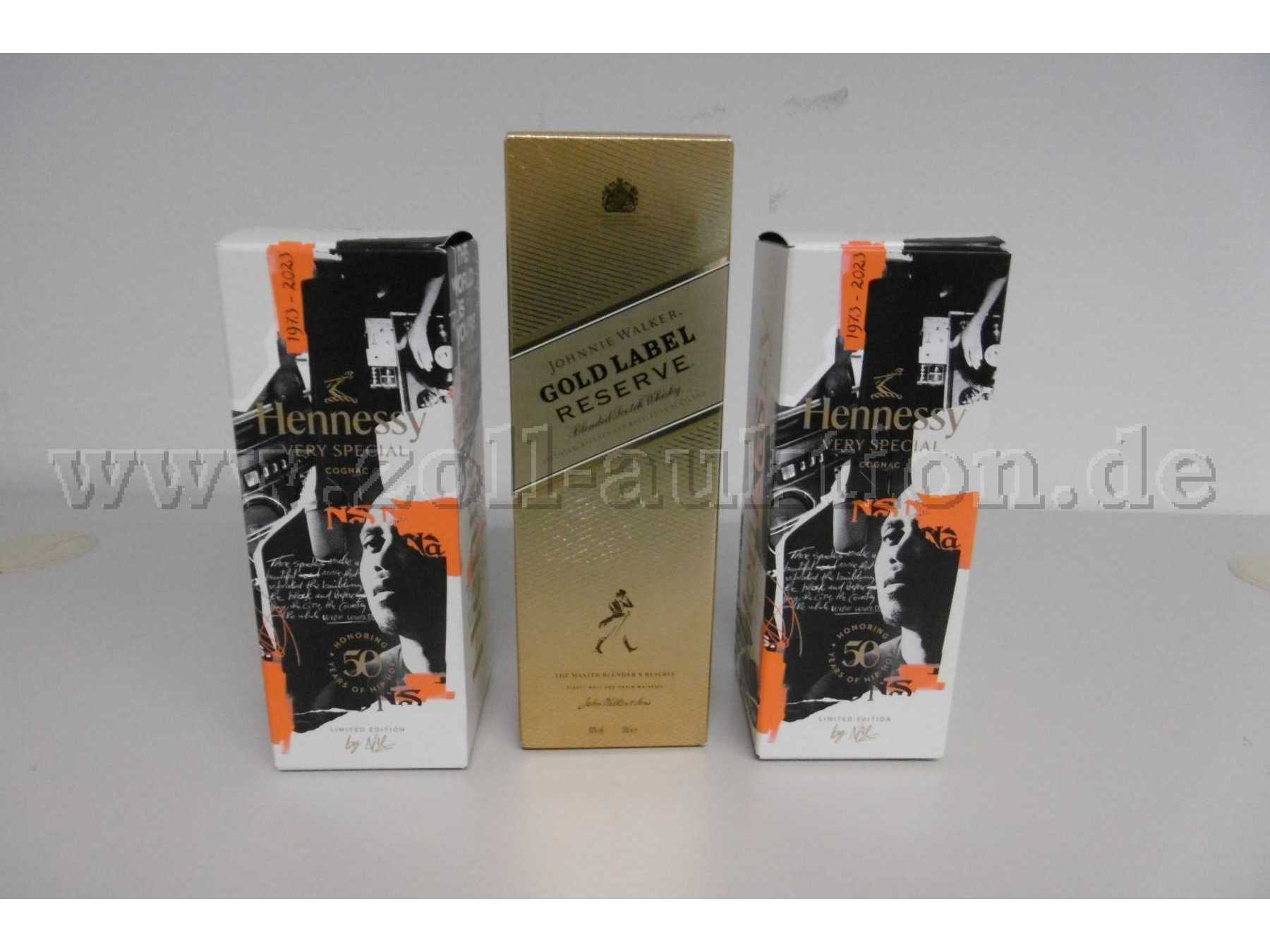 Gesamtansicht aller Auktionsgegenstände von vorne