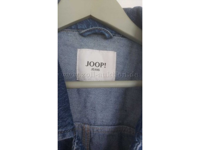 Label in der Jacke
