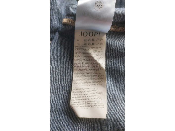 weiteres Label in der Jacke