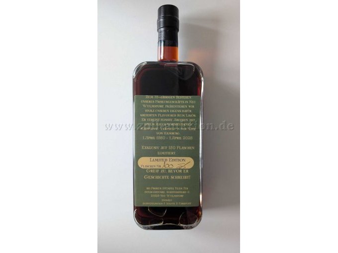 Rückseite der Rum-Flasche