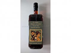 Vorderseite der Rum-Flasche