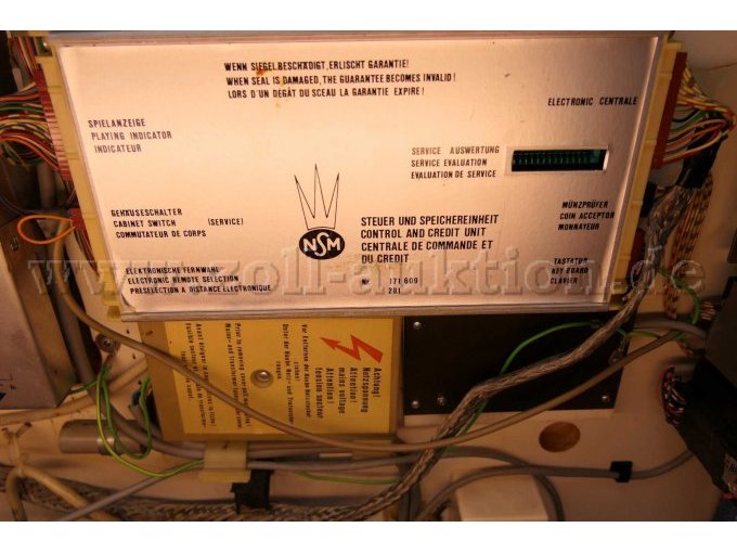 Detailaufnahme Informationsaufkleber des Herstellers