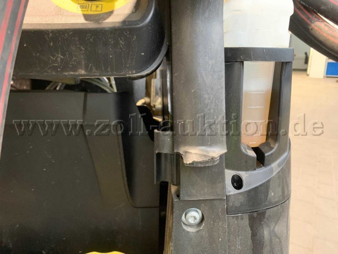 Griff rechts gebrochen