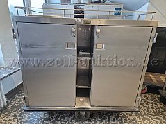 Tablettwagen geschlossen
