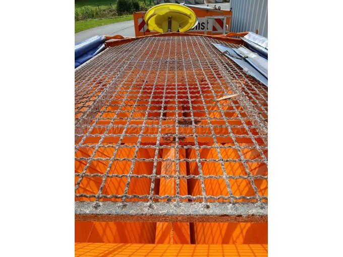 Streumittelbehälter