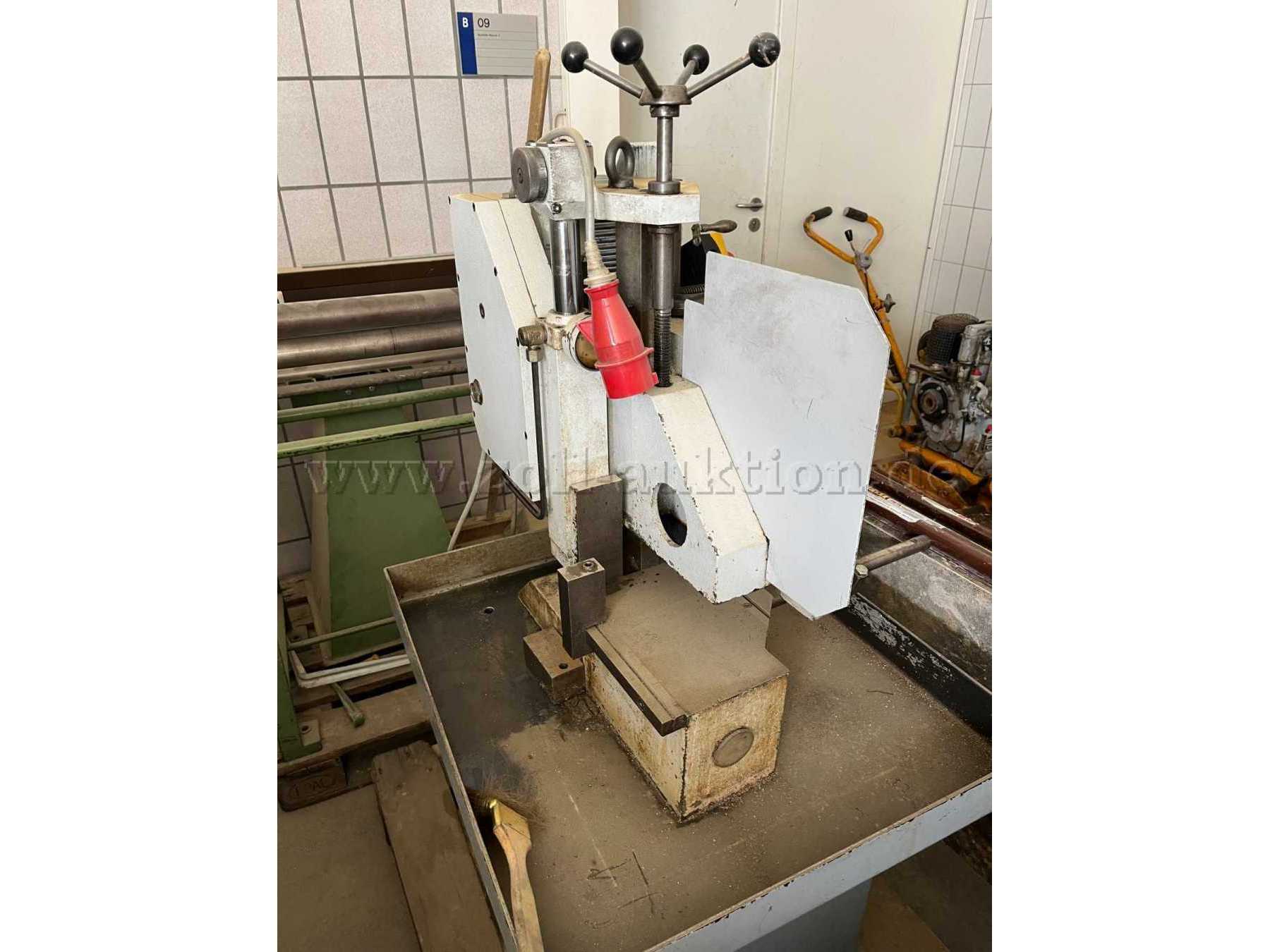 KASTO Bügelsägemaschine WBS210 - Ansicht Front