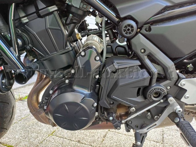 Kawasaki Z650 - Motor linke Seite