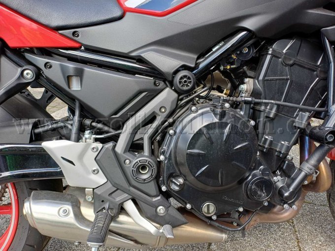 Kawasaki Z650 - Motor rechte Seite