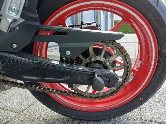 Kawasaki Z650 - Hinterrad linke Seite