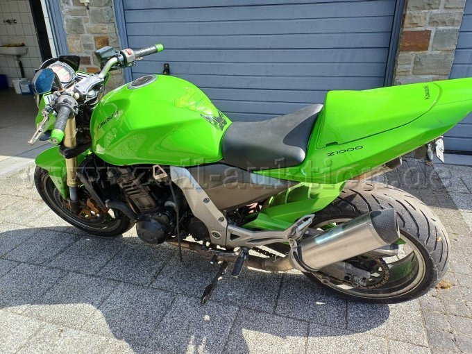 Kawasaki Z1000 - linke Seite