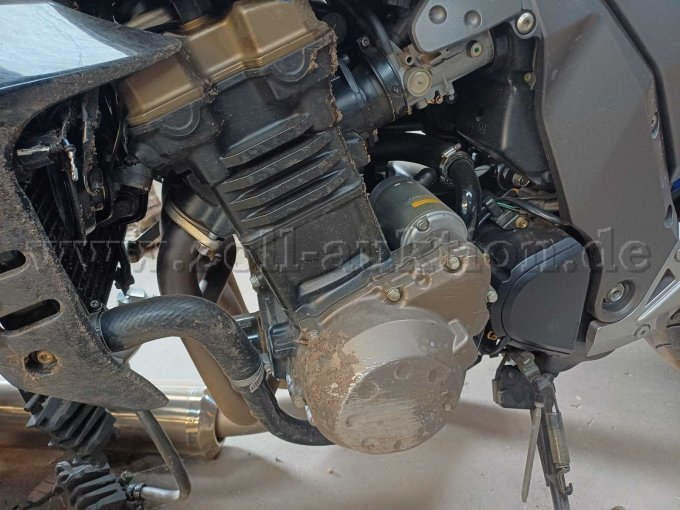 1 KAWASAKI Z750 Naked Bike - Unfallschaden - gebraucht als Teilespender – foto 10 – kavel bij Zoll-Auktion, Lontzen