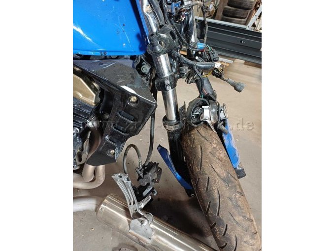 1 KAWASAKI Z750 Naked Bike - Unfallschaden - gebraucht als Teilespender – foto 8 – kavel bij Zoll-Auktion, Lontzen