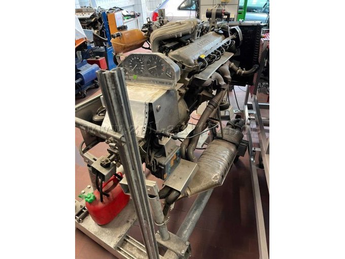 BWM Schulungsmotor, Typ: 320 i E30 - Ansicht seitlich rechts