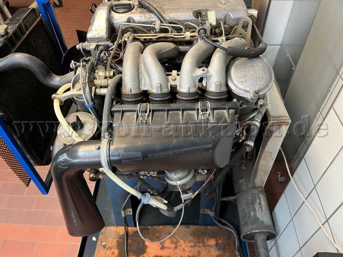 Schulungsmotor Mercedes-Benz Typ 201 (Diesel) - Ansicht seitlich