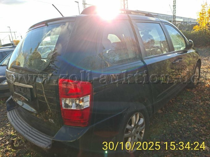 KIA Carnival Ansicht hinten rechts