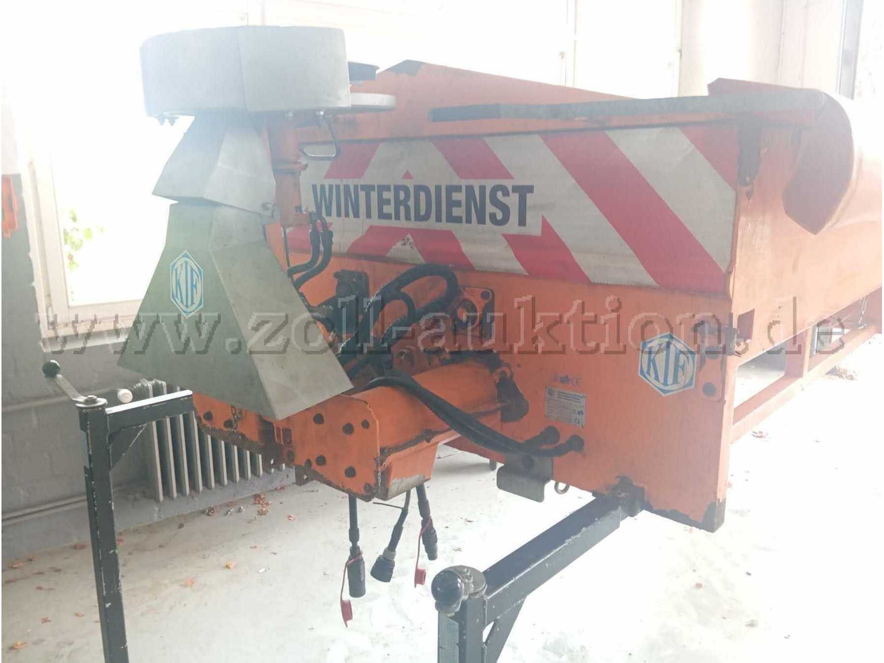 Silostreuer Heckansicht