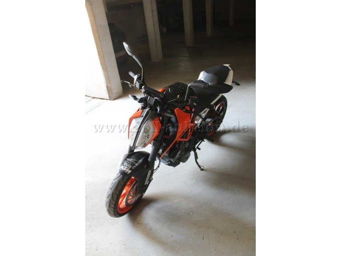 Diagonale vorne links