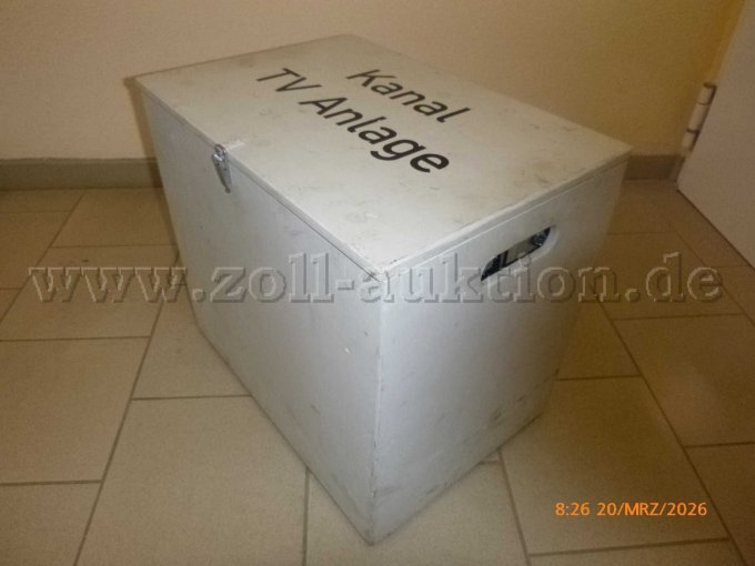 Aufbewahrungs- Holz- Kiste
geschlossen