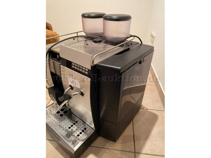 Linke Seite mit Wasserbehälter