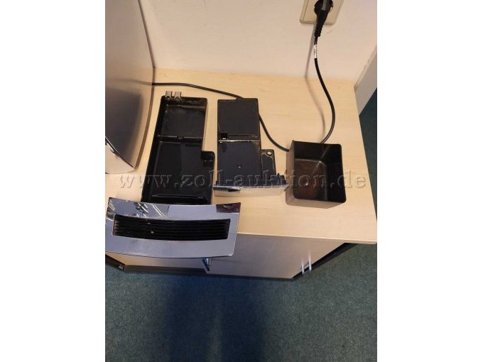 Wasserschale und Kaffeesatzbehälter