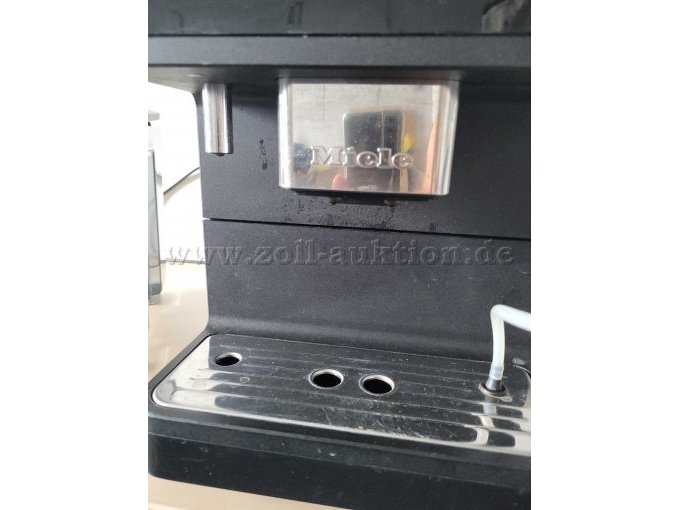1 volautomatische koffiemachine van Miele, model CM6350 / type 501, tweedehands – foto 4 – kavel bij Zoll-Auktion, Berlin