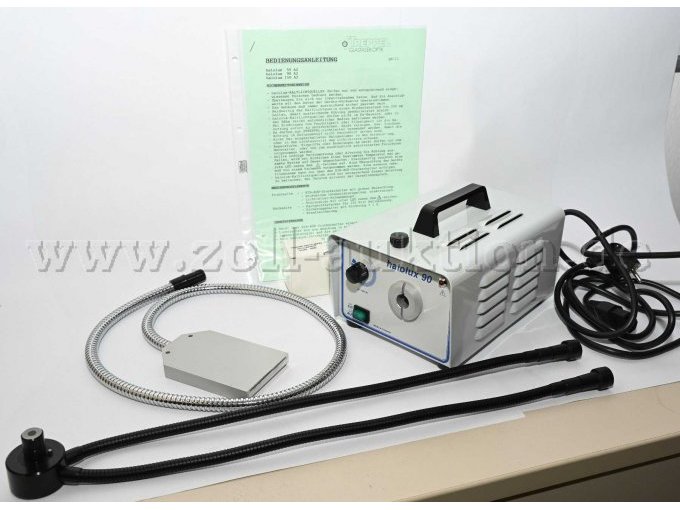 Kaltlichtprojektor
in Einzelteilen