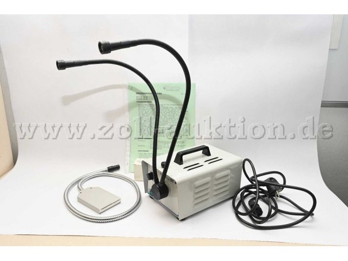 Kaltlichtprojektor 
"Streppel halolux 90 A2" mitsamt Zubehör