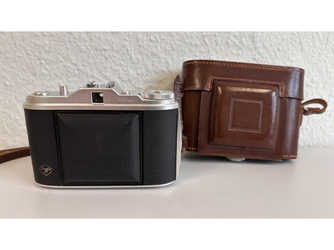 Agfa Isolette I - Ansicht Detail mit Tragetasche