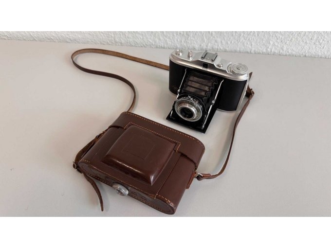 Agfa Isolette I - Ansicht Detail mit Tragetasche