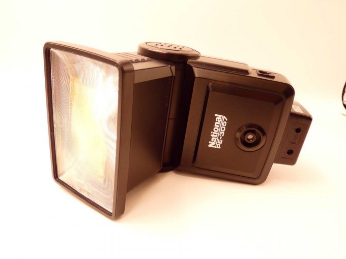 Komplette Fotoausrüstung_ Blitzgerät National PE-3057