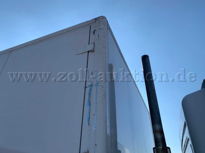 Aufbau teils korrodiert